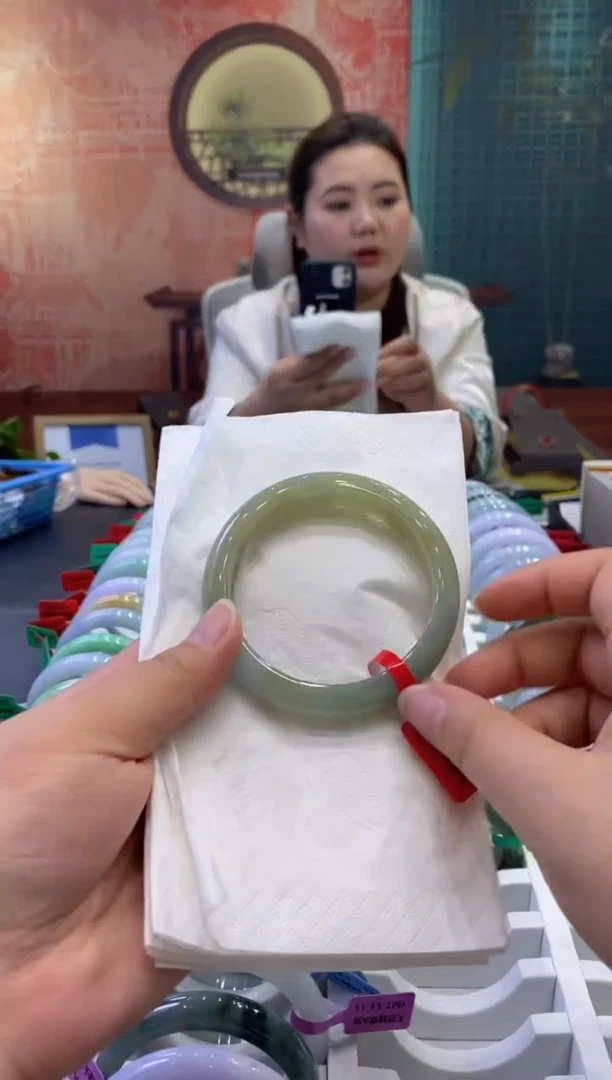 【闪购商品】翡翠手镯未镶嵌多人0008079