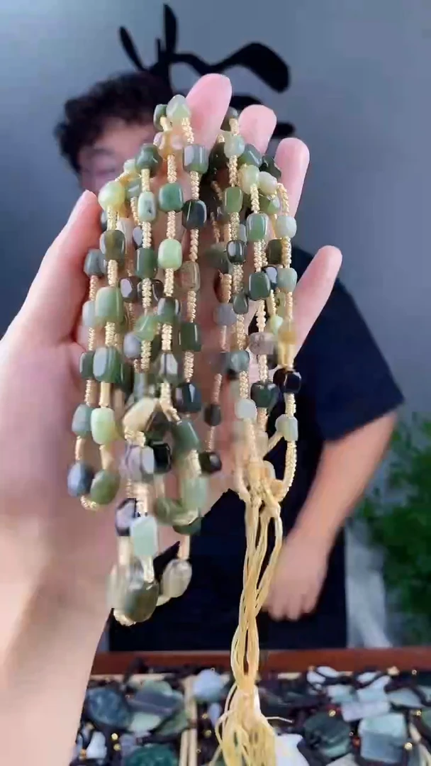 和田玉未镶嵌颈饰拍一发一，多样性发货