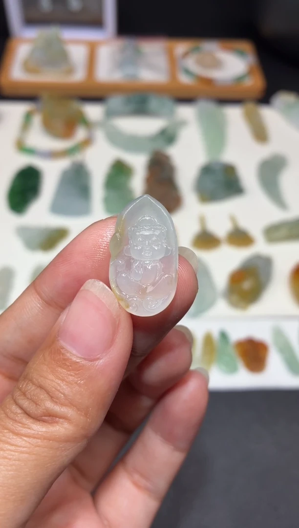 未镶嵌定制翡翠宝宝佛