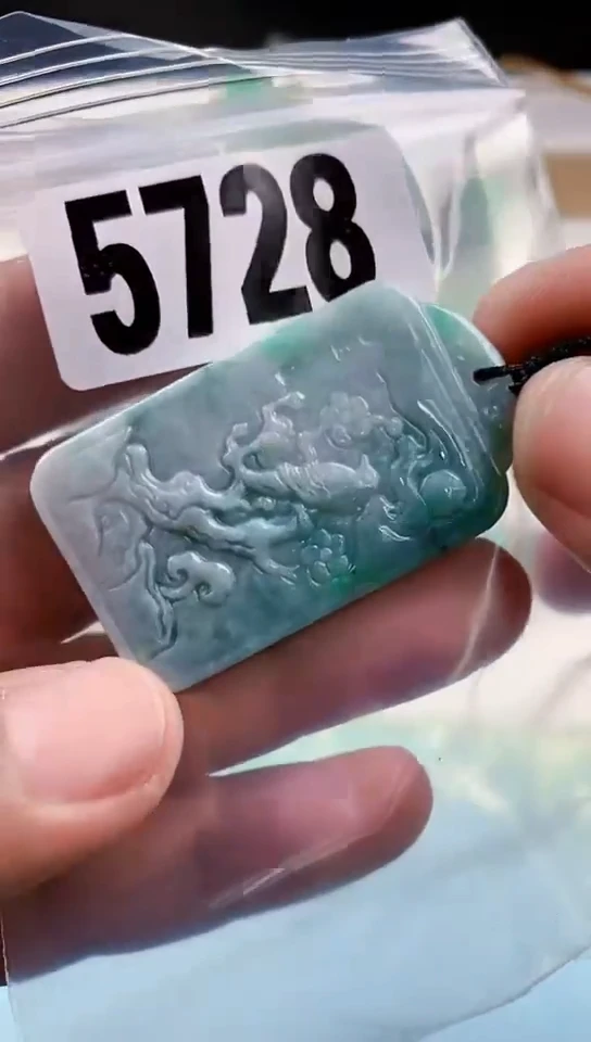 【闪购商品】翡翠挂件未镶嵌天然翡翠吊坠挂件