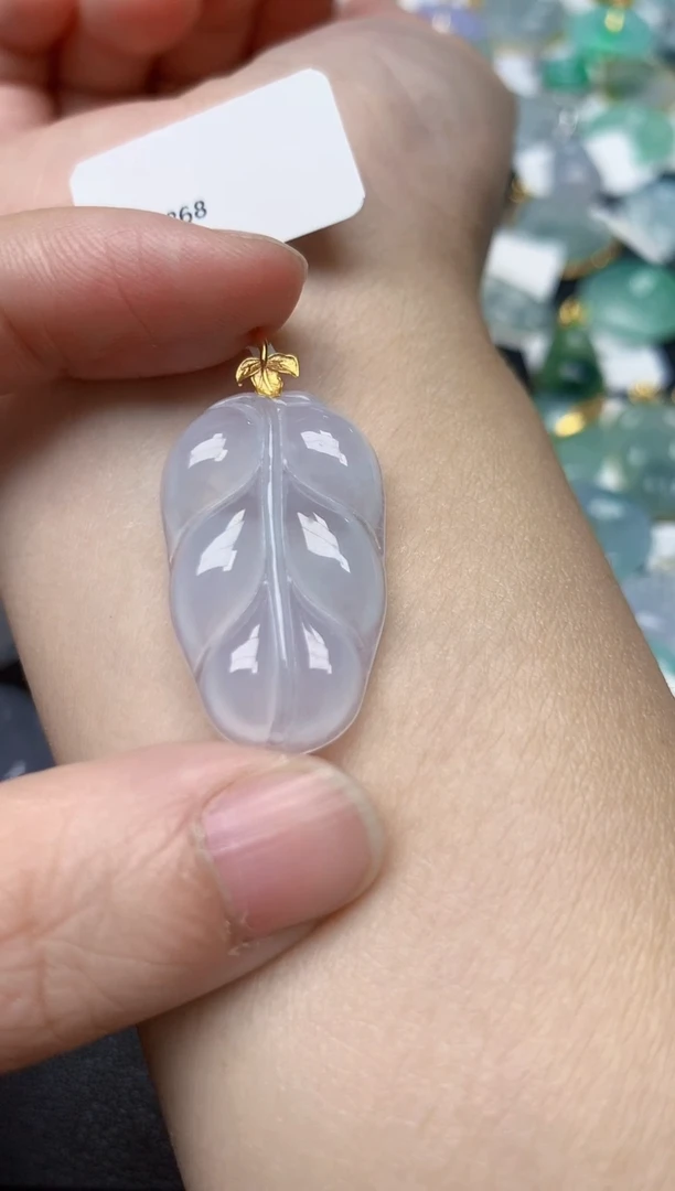 颈饰18K金镶嵌翡翠天然缅甸A货翡翠