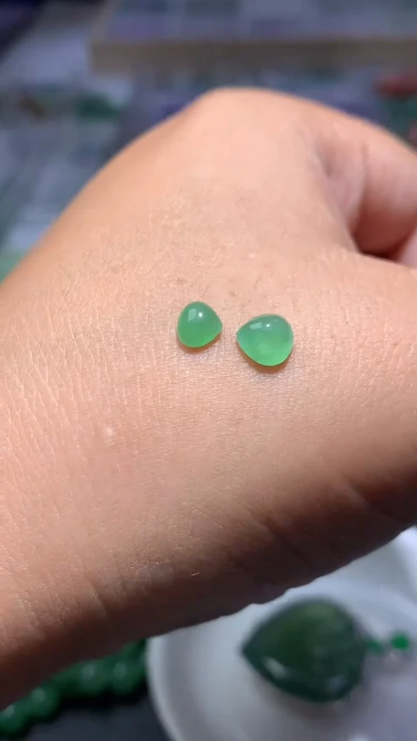 未镶嵌定制翡翠毛货