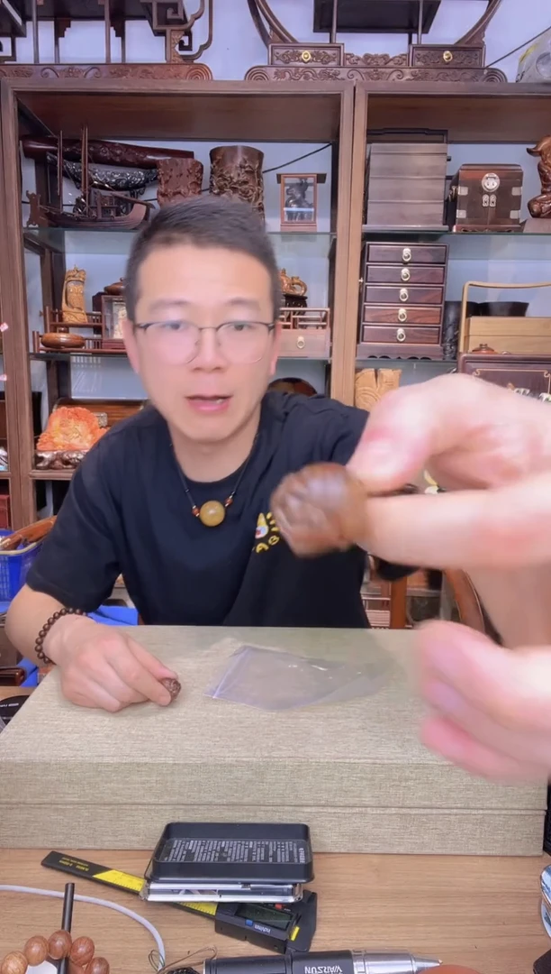 乌木类书架756贡木谛听小挂件  瑕疵