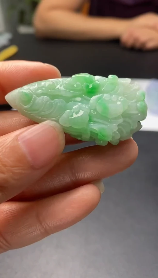 定制翡翠未镶嵌翡翠毛货多样性发其一
