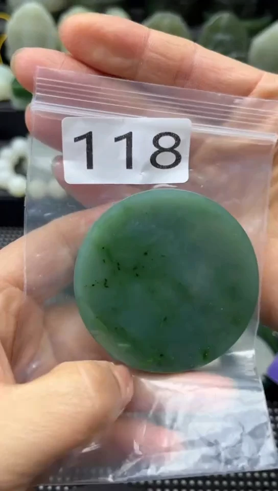 未镶嵌和田玉珠宝半成品镯芯