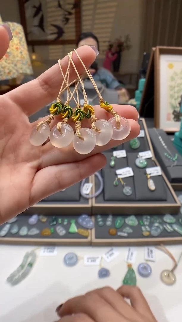 【闪购商品】玛瑙/玉髓颈饰未镶嵌平安扣多样性发（1件）