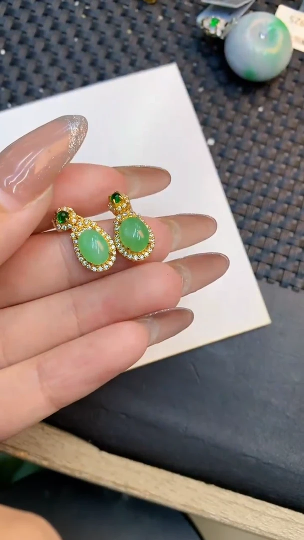 颈饰未镶嵌翡翠1·