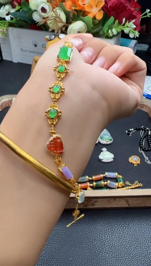 翡翠18K金镶嵌吊坠(不含链)勿拍