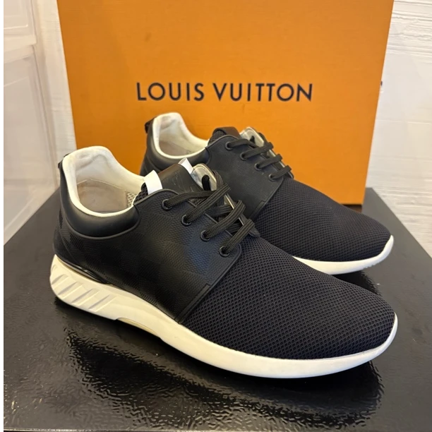99新 LouisVuitton/路易威登 黑色棋盘格拼接网面运动鞋 41码