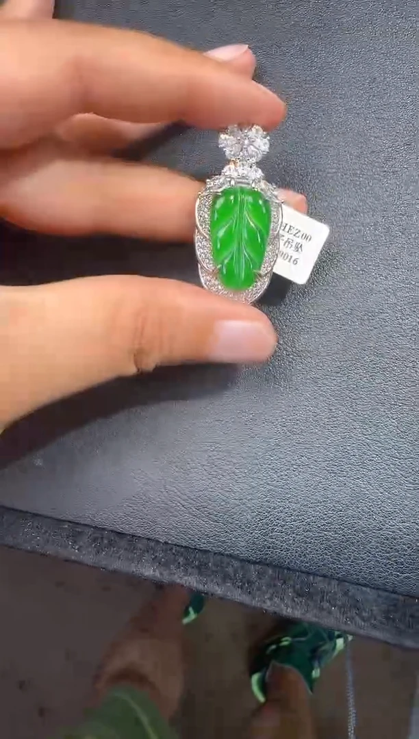 未镶嵌定制翡翠翡翠有轻微色差属于正常现象，叶子多样性发货1