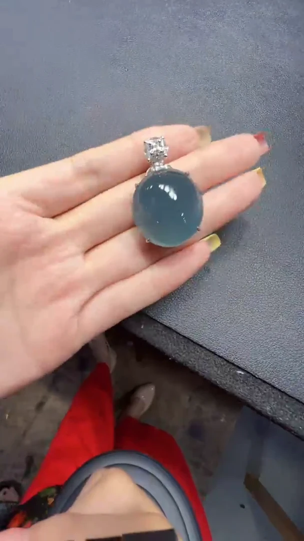未镶嵌定制翡翠翡翠A货有轻微色差属于正常现象，蛋面多样性发货1