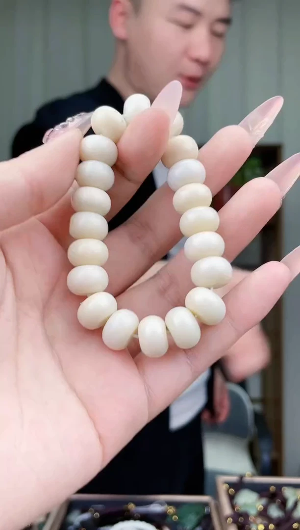 【闪购商品】和田玉挂件未镶嵌拍一发一，多样性发货！