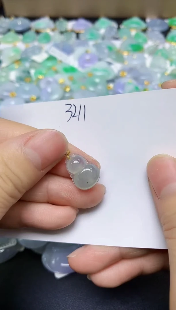 翡翠未镶嵌颈饰 天然缅甸翡翠A货