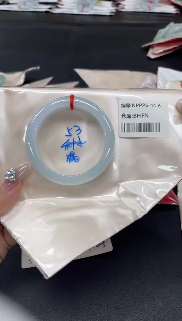 未镶嵌手镯翡翠翡翠手镯