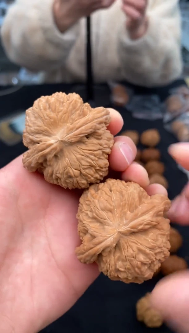 【闪购商品】文玩核桃把件白狮子47-t419