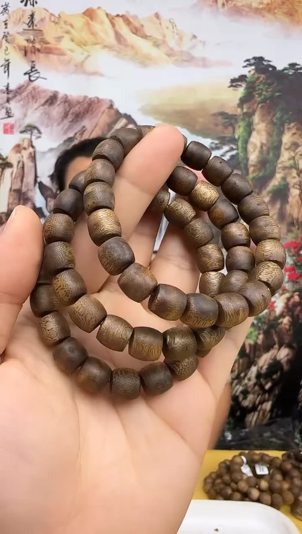 沉香沉香碎屑G10奇楠白奇带虫漏不规整单鼓卡10宠粉多样性发一