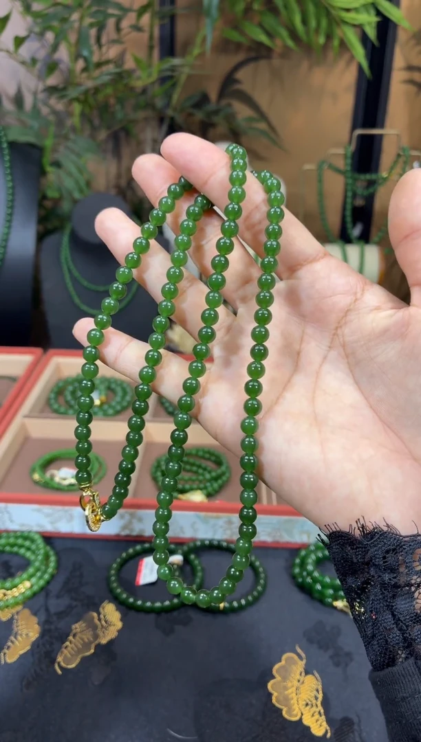 颈饰未镶嵌和田玉（碧玉）6高冰辣绿无矿毛衣链