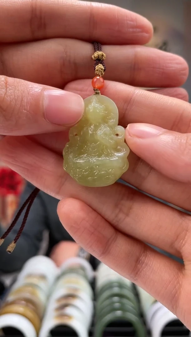 【闪购商品】和田玉颈饰未镶嵌黄玉绿度母挂件一件