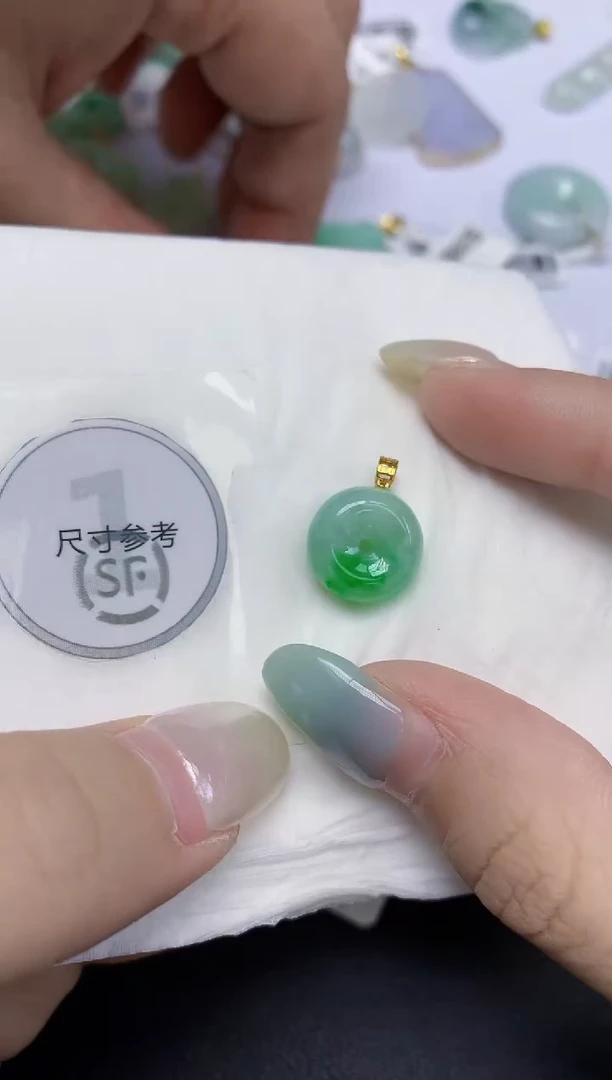 翡翠18K金镶嵌颈饰天然缅甸翡翠A货百元以上9元证书费自理