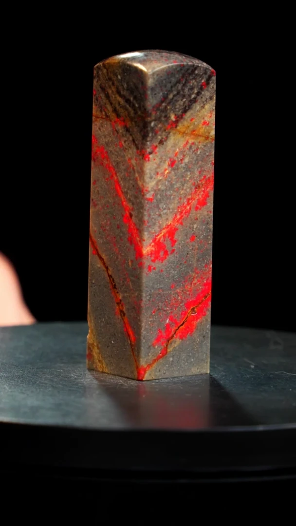 鸡血石刘关张鸡血石