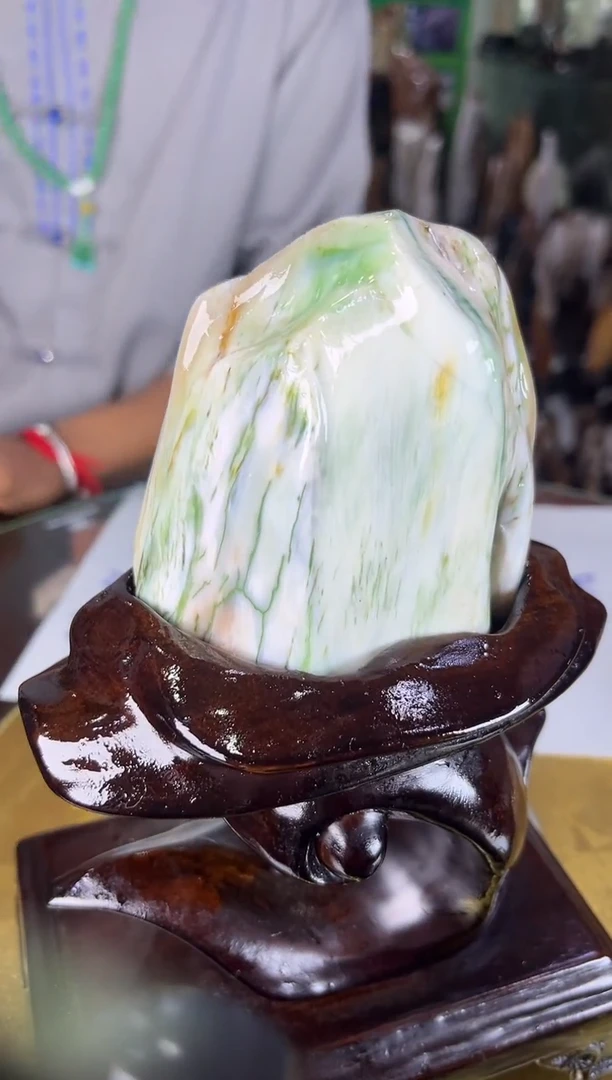 未镶嵌珠宝奇石硅化玉缅甸天然树化玉摆件