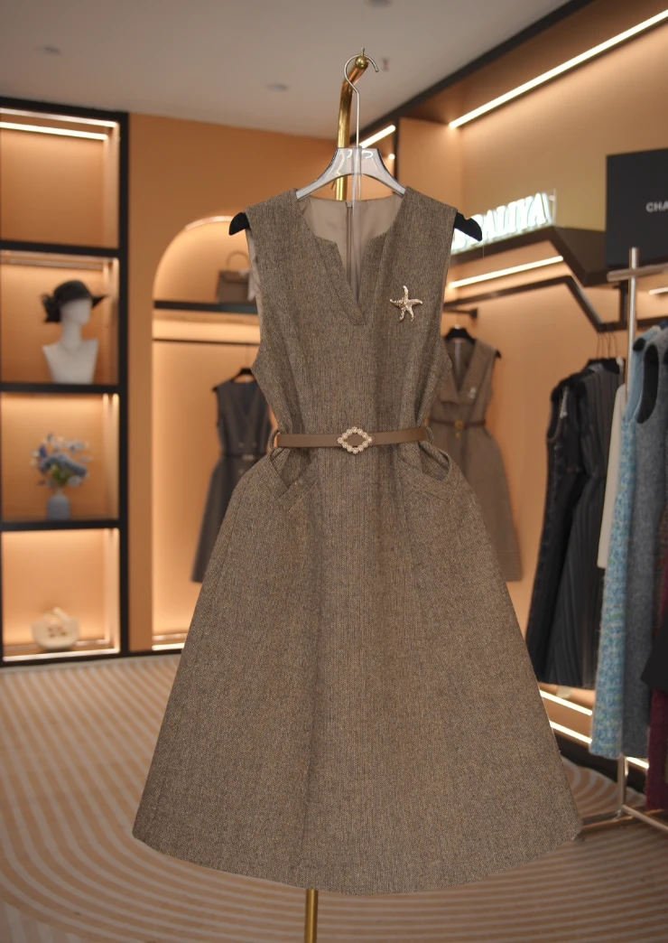 【J】高级感轻奢百搭连衣裙时尚洋气名媛秋冬连衣裙YY6008