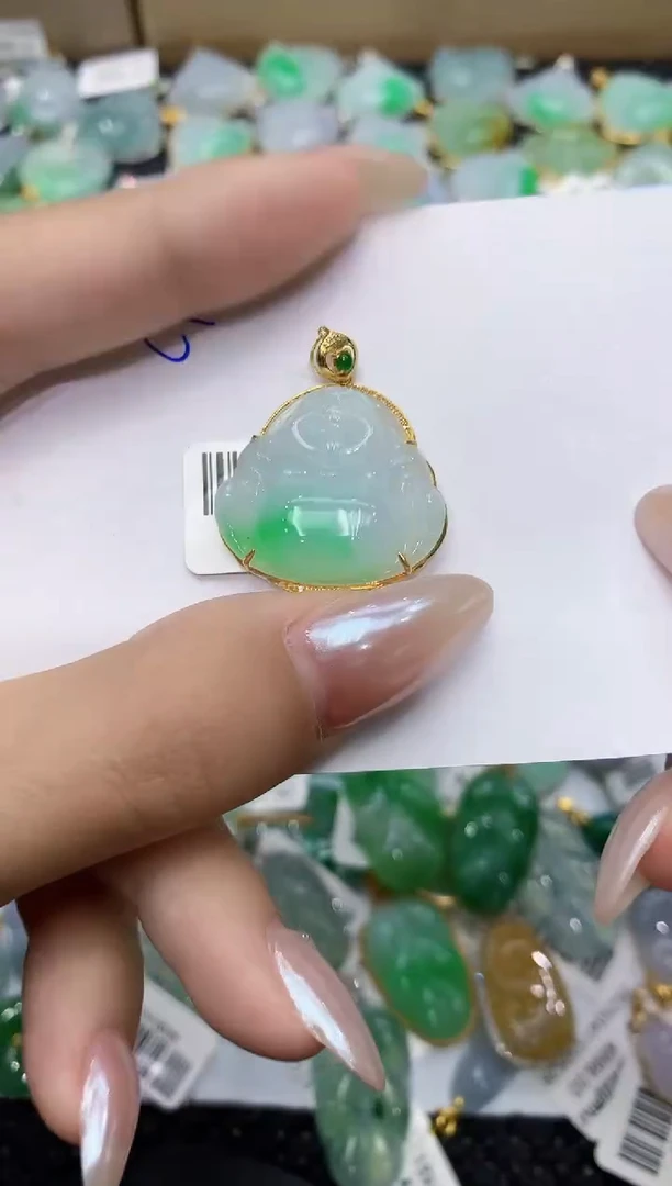 翡翠18K金镶嵌颈饰111111111111