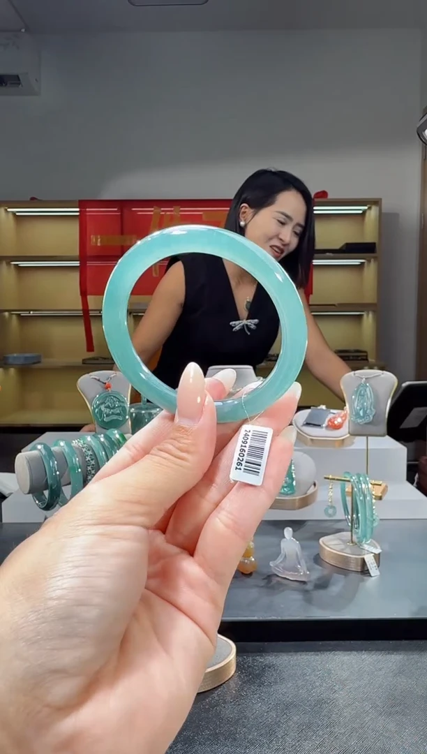 未镶嵌手镯翡翠52圈