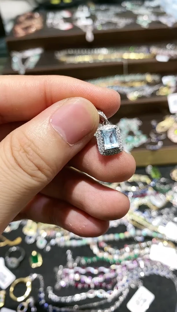 【闪购商品】海蓝宝石颈饰银S925镶嵌吊坠