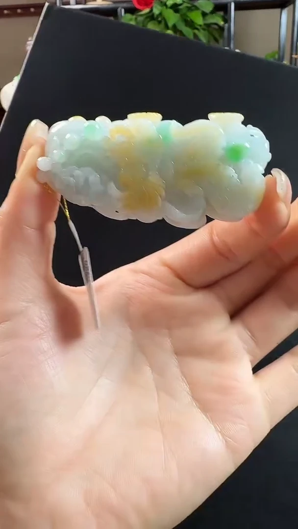 颈饰未镶嵌翡翠凤牌