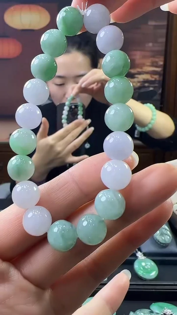 未镶嵌挂件翡翠手串