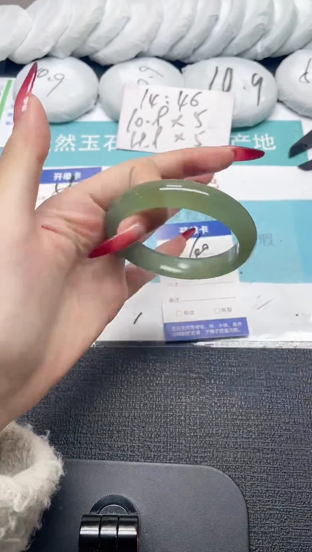 未镶嵌手镯石英质玉60-56