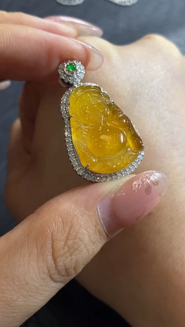 颈饰18K金镶嵌翡翠收到货48小时鉴赏期（超时不退不换）