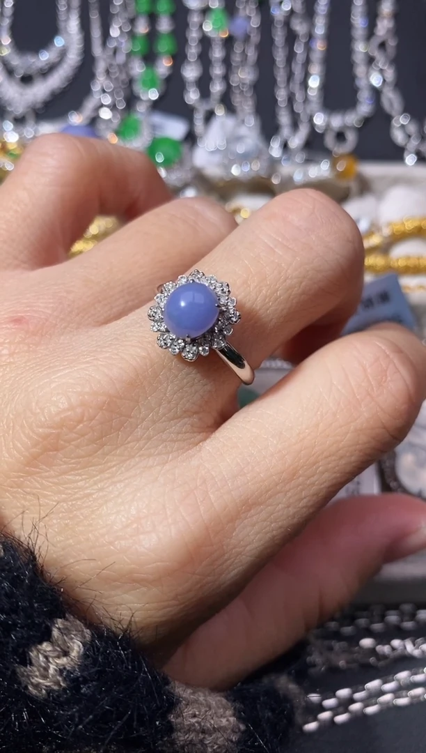 18K金镶嵌戒指翡翠戒指