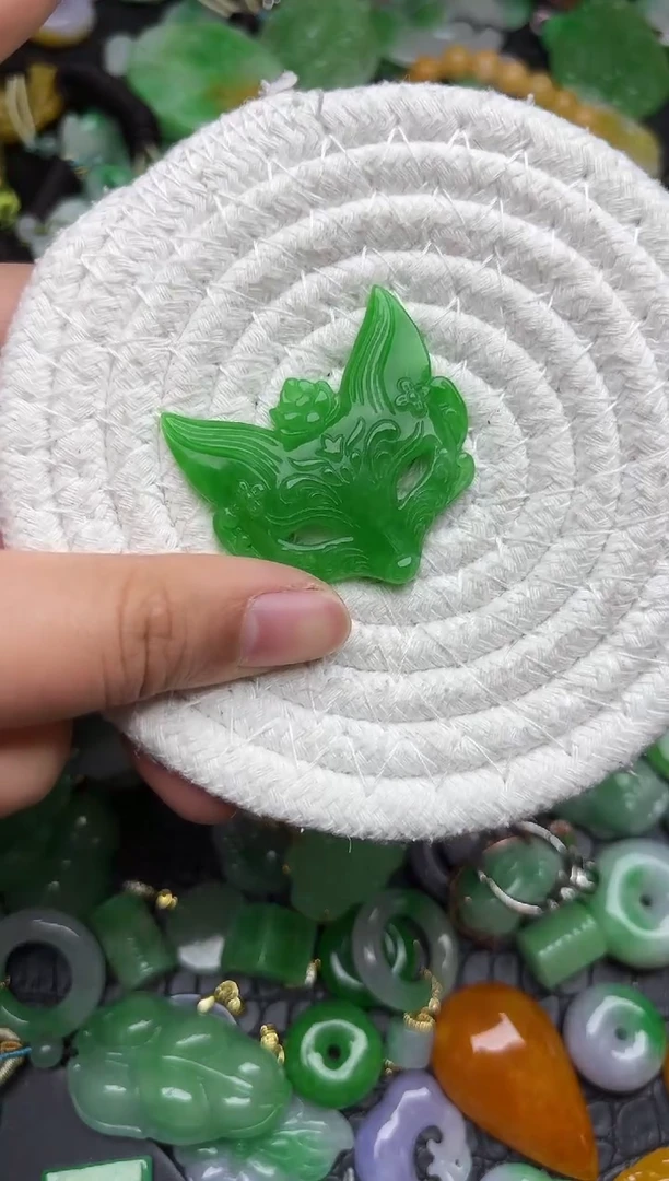 颈饰未镶嵌翡翠缅甸翡翠吊坠