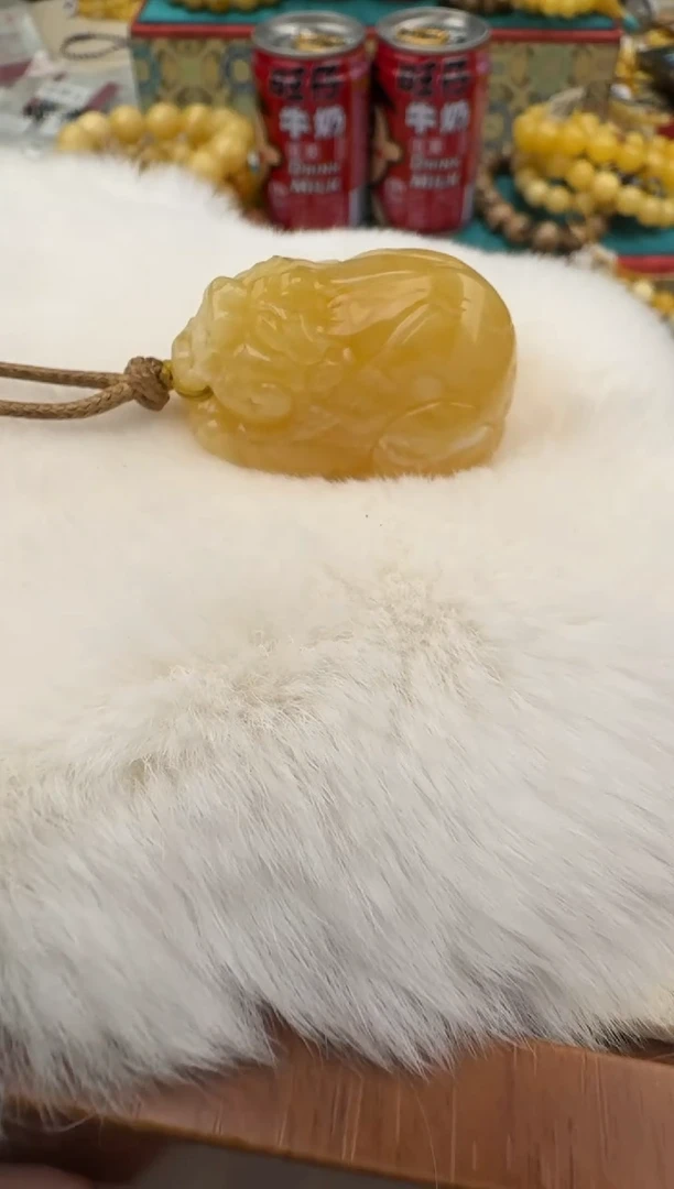 裸石琥珀未镶嵌XD1010