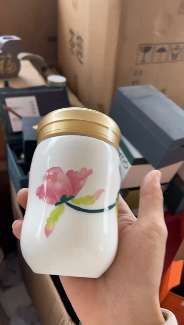 杯无运费险有瑕疵的摄影的产品有使用过的痕迹有点脏介意勿拍