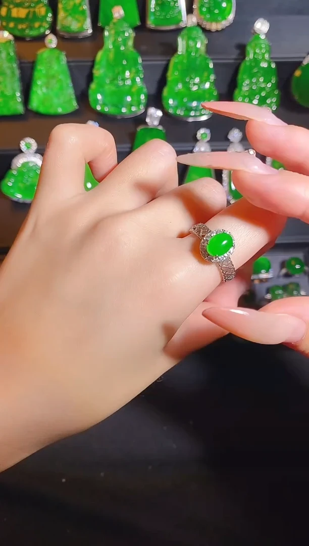 未镶嵌戒指翡翠1