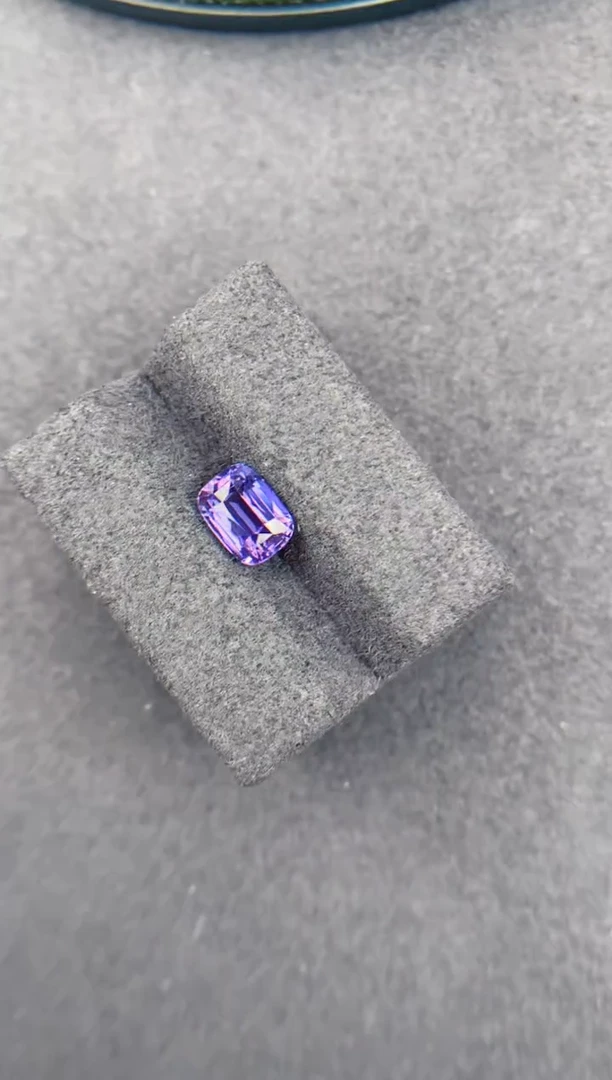 裸石彩色蓝宝石1.5ct 无烧紫蓝宝