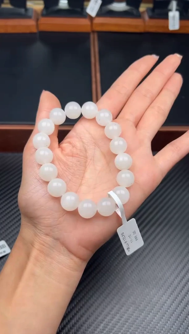 未镶嵌手串和田玉黑山微色差卡12LQP