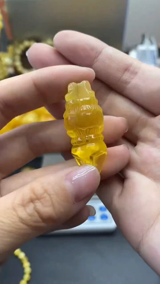 琥珀未镶嵌珠宝奇石787
