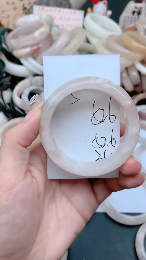 未镶嵌手镯石英质玉526