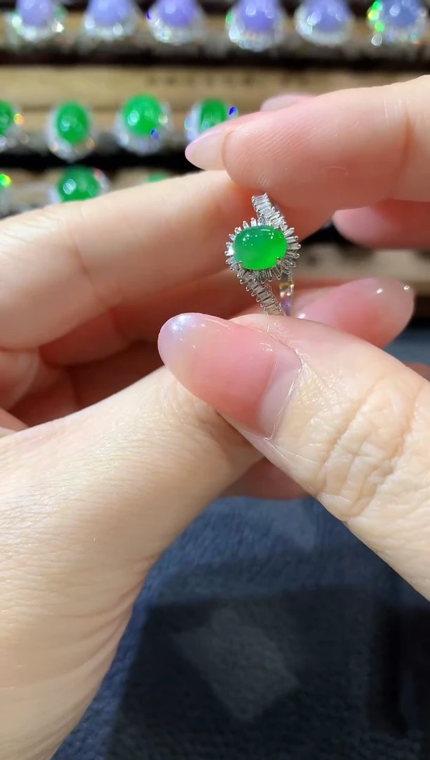 18K金镶嵌戒指翡翠A47