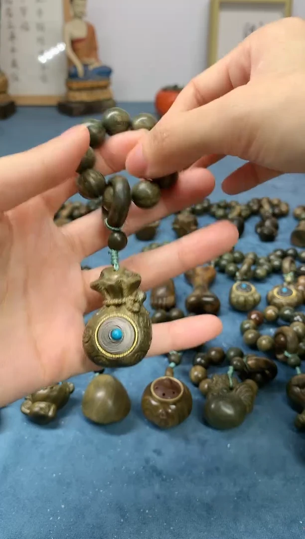 【闪购商品】维腊木（绿檀）把件赚钱袋 盘玩件