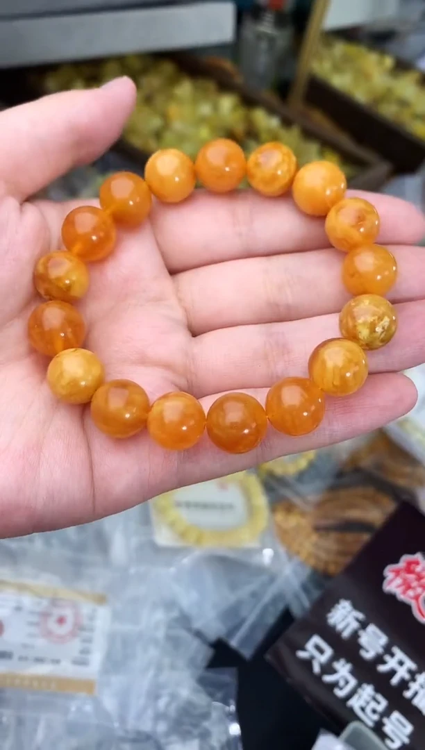 蜜蜡未镶嵌珠宝奇石93