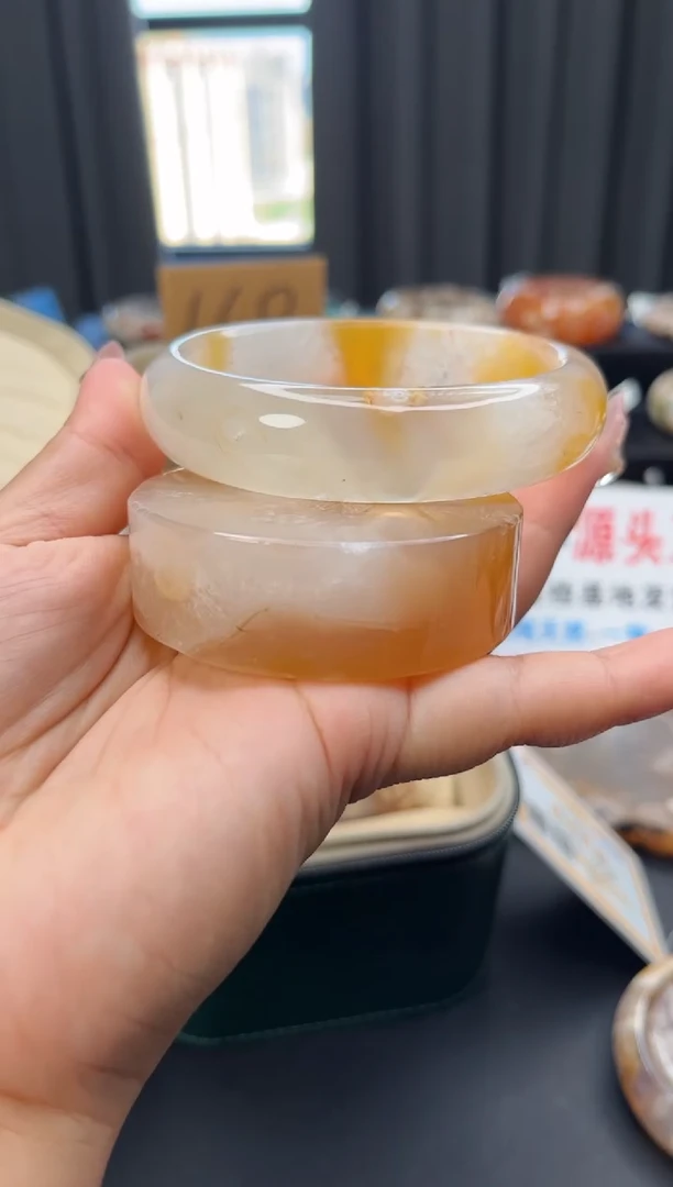 石英质玉手镯未镶嵌赠送镯心（圈口65