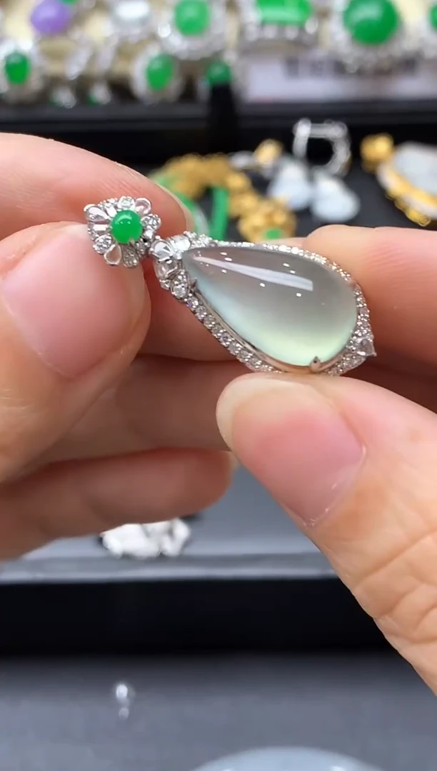 颈饰18K金镶嵌翡翠628-中国好珍宝