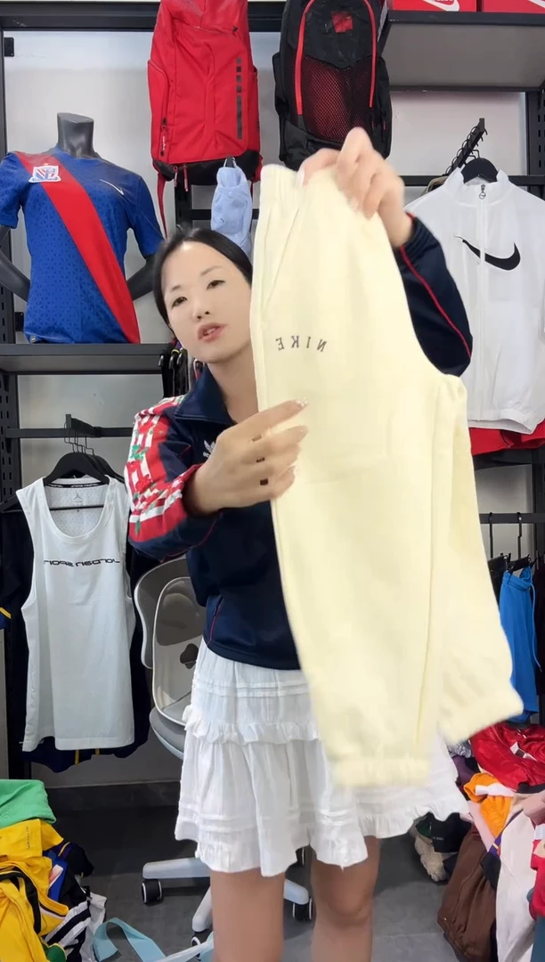 643   编码 瑕疵款直播间过款为准 尺码 110