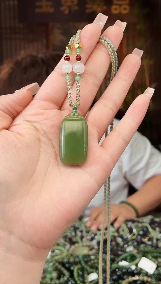 和田玉未镶嵌颈饰拍一发一