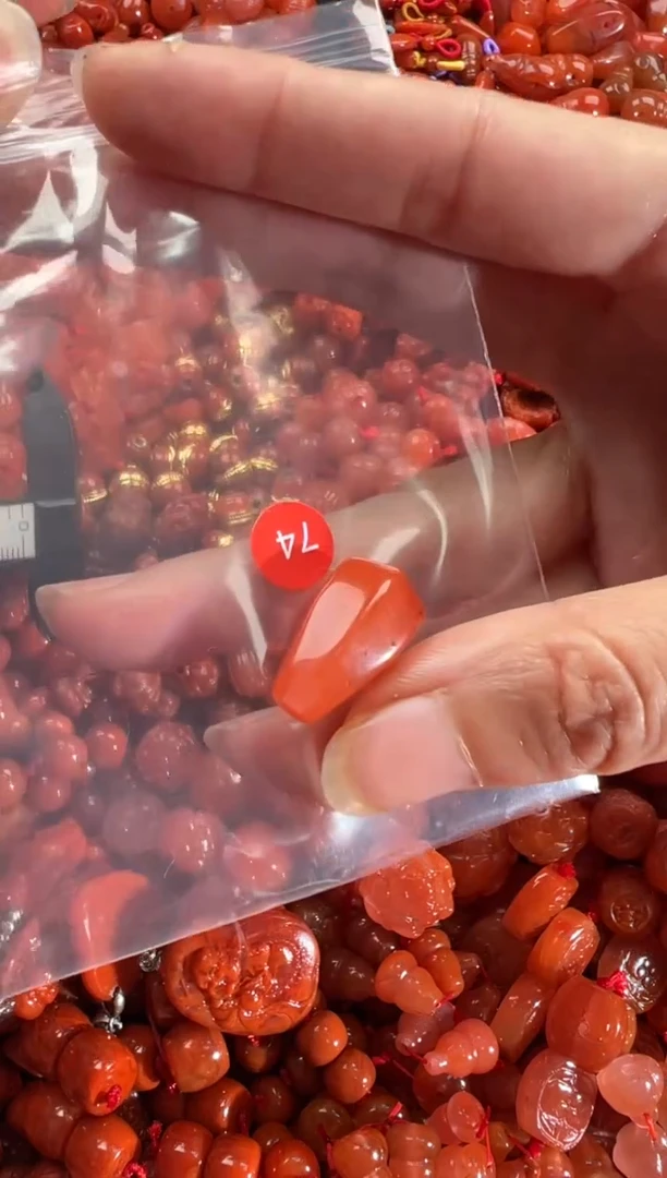 【闪购商品】南红玛瑙颈饰未镶嵌1